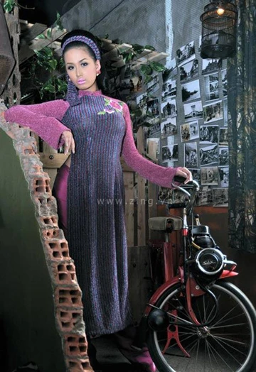 Mai Phương Thúy cổ điển với áo dài ảnh 1