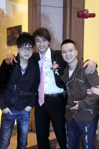 "Lý Công Uẩn" bất ngờ cưới vợ ảnh 11