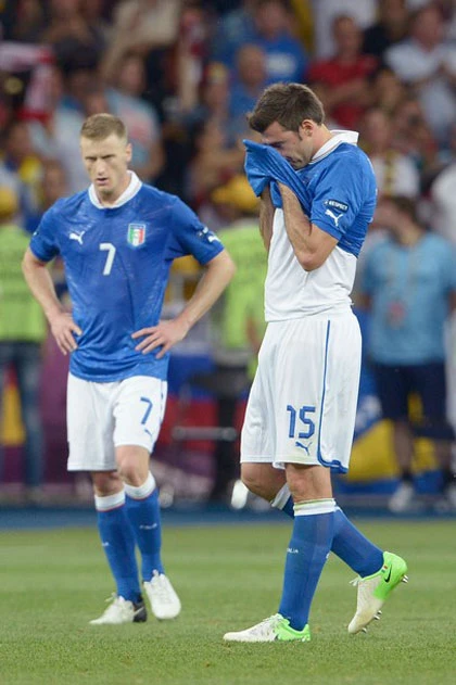 Pirlo và Balotelli rơi lệ vì thua Tây Ban Nha ảnh 3