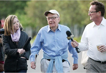 Báo lá cải - dòng đục dòng trong - Kỳ 1: “Vương triều” sụp đổ ảnh 1