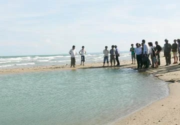 Hai học sinh chết đuối vì hố “bẫy” ảnh 1