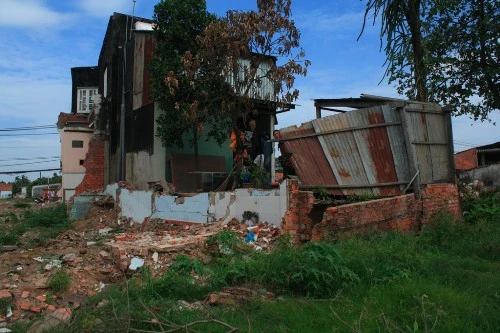 Bị truy đuổi, trộm rút dao đòi tự sát ảnh 1