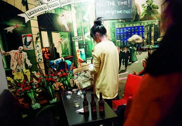 Nữ sinh Trung Quốc a dua hẹn hò 'trai già' ảnh 1