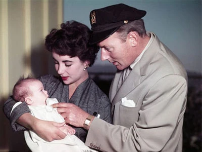 Liz Taylor có con riêng? ảnh 3