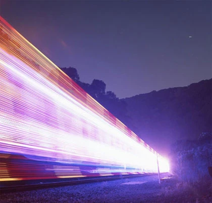 Những chuyến tàu ánh sáng qua ống kính nhiếp ảnh ảnh 4