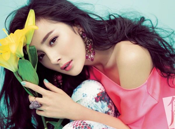 Dương Mịch tung bay với sắc màu ảnh 1