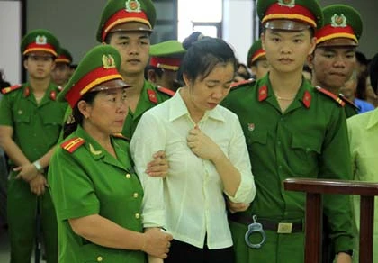 Bồi thường 10 triệu đồng, vợ 'siêu trộm' được giảm án tù ảnh 2