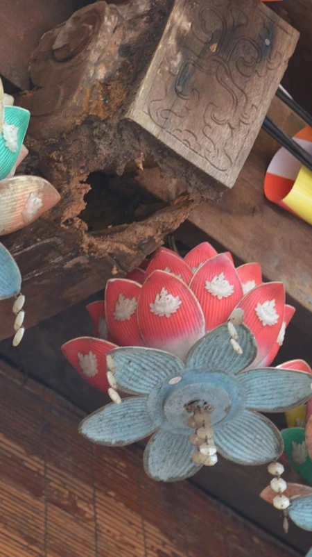 Chùa Một Cột xuống cấp nghiêm trọng ảnh 4 Chùa Một Cột xuống cấp nghiêm trọng ảnh 4