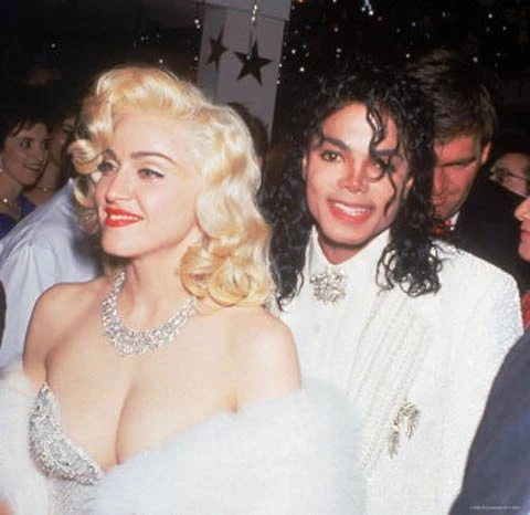 Ca sĩ Madonna và Michael Jackson. Ảnh: imgcache