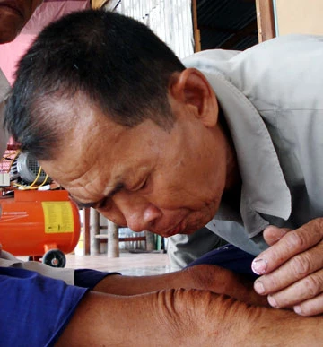 Hãi hùng rắn độc cắn chết người ảnh 2