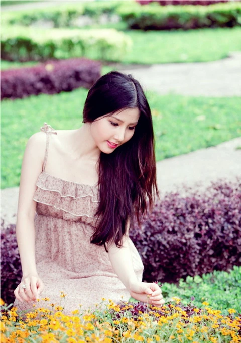 Diễm My 9x gợi cảm trong nắng Sài Gòn ảnh 8