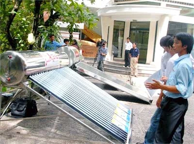 Các sản phẩm máy nước nóng được trưng bày tại buổi lễ giới thiệu...