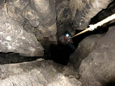 Cuộc gom xương rùng rợn và hành trình xuống cõi "âm ty" ảnh 1