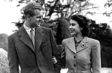 Nữ hoàng Elizabeth II: Nhìn ra ý trung nhân từ năm 13 tuổi ảnh 5