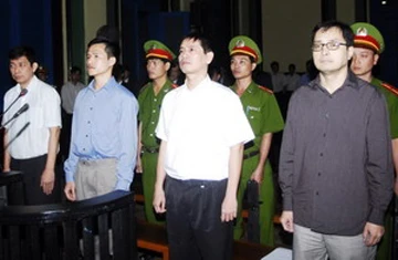 Lê Công Định 5 năm tù, Trần Huỳnh Duy Thức 16 năm tù ảnh 2