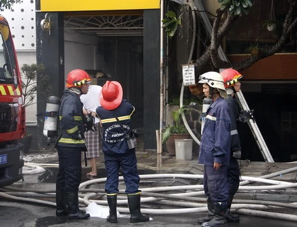 Cháy lớn tại quán bar Barocco ảnh 5 Cháy lớn tại quán bar Barocco ảnh 5