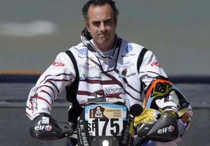 Một tay đua tử nạn trong ngày khai mạc ảnh 1