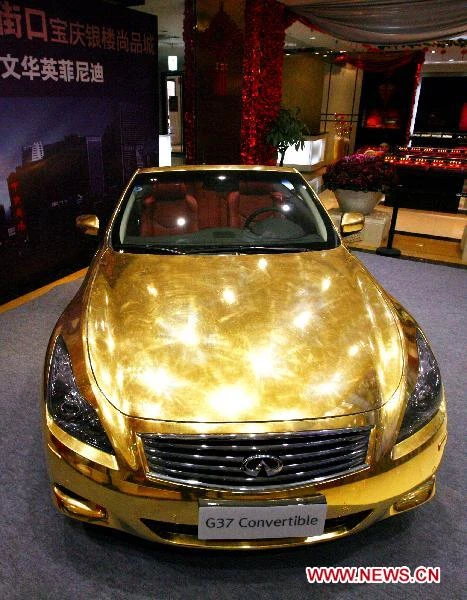Chiếc xe hơi dát vàng ở Trung Quốc ảnh 4