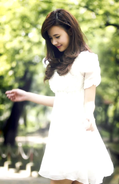 Midu đẹp trong trẻo giữa thiên nhiên ảnh 6