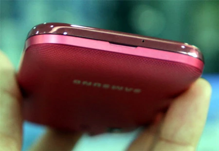 Ngắm Samsung Galaxy Y chính hãng màu hồng ảnh 10