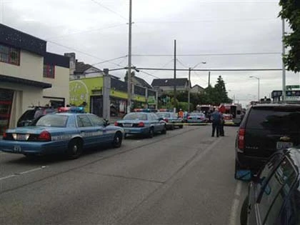 Xả súng trong quán café, 3 người chết ảnh 1