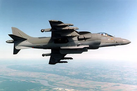 Một chiếc Harrier AV8B cùng loại với 4 chiếc chiến đấu cơ mà Mỹ sử dụng để yểm trợ cho 2 phi công bị nạn. Ảnh: Boeing.