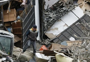 Nhiều tuyến giao thông của Nhật ngừng vì dư chấn ảnh 1