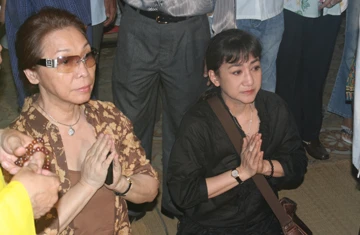 Tâm nguyện của bà với cải lương sẽ được học trò của bà, nghệ sĩ Bạch Tuyết, nghệ sĩ Thanh Thanh Tâm, khắc cốt ghi tâm. Ảnh: Thanh Nhã Tâm nguyện của bà với cải lương sẽ được học trò của bà, nghệ sĩ Bạch Tuyết, nghệ sĩ Thanh Thanh Tâm, khắc cốt ghi tâm. Ảnh: Thanh Nhã