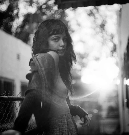 Thiếu nữ xinh đẹp qua ảnh chân dung đen trắng ảnh 16 Thiếu nữ xinh đẹp qua ảnh chân dung đen trắng ảnh 16