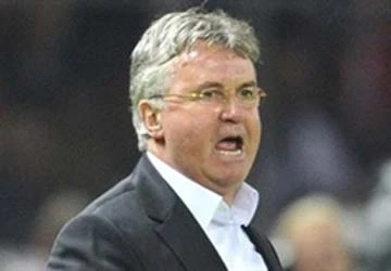 Hiddink đánh tiếng với Chelsea ảnh 1