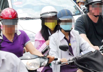 Lại đề xuất “ngực lép” không được lái xe ảnh 1