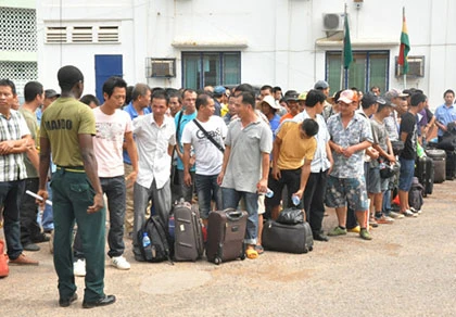 Giấc mộng vàng ở lục địa đen: Làm giàu hoặc chết ảnh 2 Giấc mộng vàng ở lục địa đen: Làm giàu hoặc chết ảnh 2