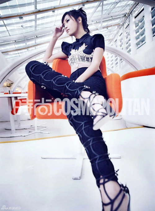 Từ Tịnh Lôi ngực lép vẫn tự tin ảnh 4