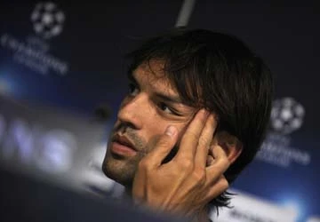 Fernando Morientes tuyên bố "treo giày" ảnh 1