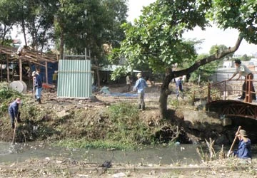 Nhiều kênh rạch đang bị bức tử ảnh 1