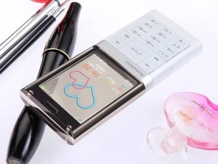 Cận cảnh điện thoại nhìn "xuyên thấu" của Lenovo ảnh 4 Cận cảnh điện thoại nhìn "xuyên thấu" của Lenovo ảnh 4