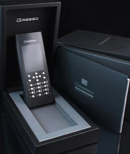 Gresso ra điện thoại hạng sang vỏ Titan ảnh 3