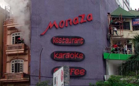 Nhà hàng 14 tầng bốc khói, nhân viên hoảng loạn ảnh 4