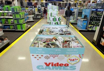 Dân Mỹ đổ xô đi mua TV nhân dịp khuyến mại ảnh 17