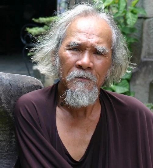 Phạm Văn Hạng tặng 2 bức tượng ảnh 1