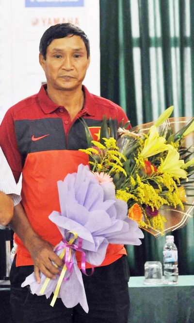 Tìm thầy kiểu… thuê thợ ảnh 2