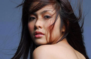 Tăng Thanh Hà lưng trần ảnh 1