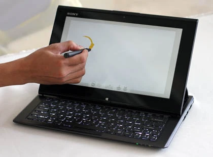 Dùng thử laptop "biến hình" với bàn phím trượt của Sony ảnh 3