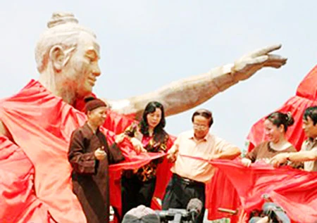 Hoành tráng tượng đài Thánh Gióng ảnh 1