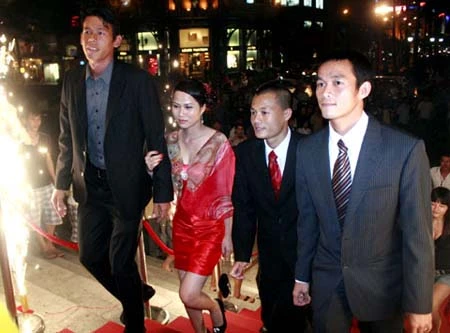 Thành Lương hạnh phúc trong tối nhận Quả bóng Vàng ảnh 1