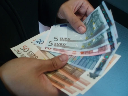 Người Đức muốn quay về dùng đồng mark ảnh 1