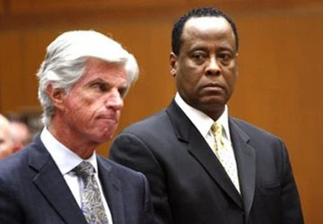 Bác sĩ của Michael Jackson vẫn tìm cách thoát tội ảnh 1