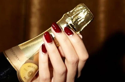 Gợi ý màu nail đón Tết ảnh 4