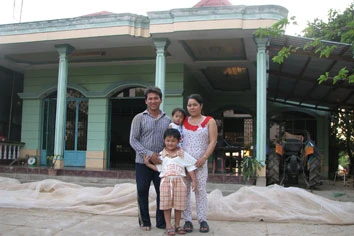 Em bé trong “Cánh đồng hoang” giờ thành tỷ phú ảnh 2