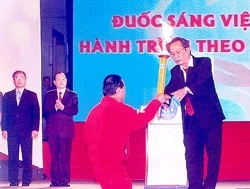 Chương trình “đuốc sáng Việt Nam - Hành trình theo chân Bác”, của Đài Truyền hình TPHCM.